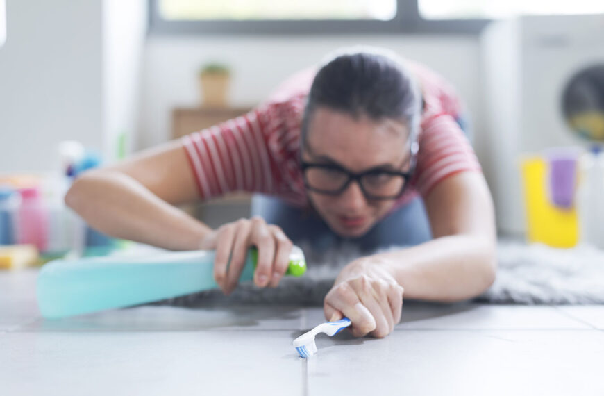 Een zelfgemaakt schoonmaakmiddel voor perfect schone tegelvoegen