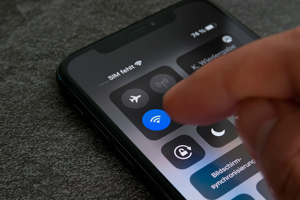 Weinig mensen denken eraan, maar het uitschakelen van Wi-Fi op je telefoon bij het verlaten van huis is cruciaal
