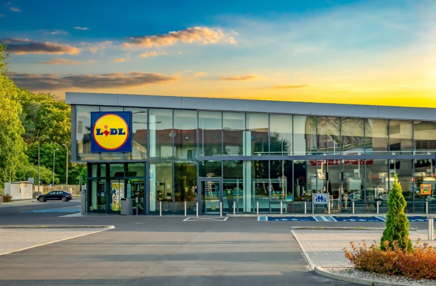 Ontdek de beste nieuwigheden van Lidl voor de lente: tuinmeubilair, verlichte parasols en goede deals